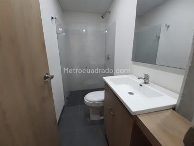 Apartamento de 1 alcoba en arriendo en El Nogal Los Almendros, Medellín, 55 m² · foto 4 de 7