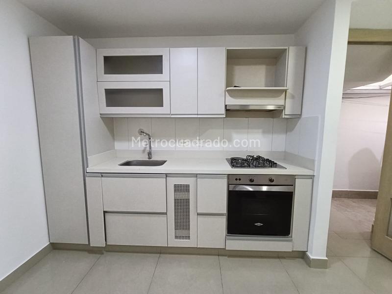 Casa en El Estadio, Tranquila y Cerca del Metro - 3