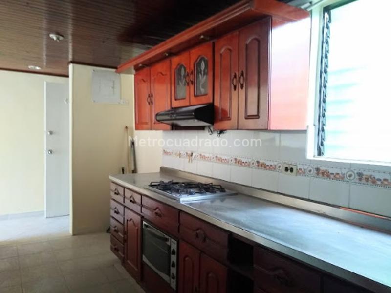 Apartamento de 3 Alcobas en La Mota Cerca de Parques y Servicios - 4