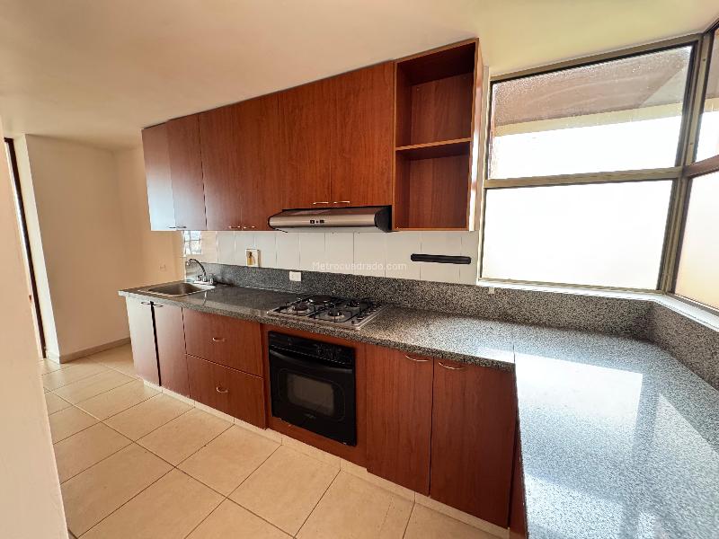 Luxury 3BR Apartment with Scenic Views in Loma De Los Parra