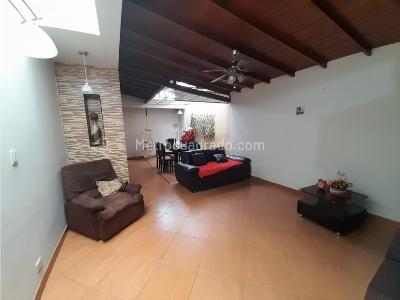 Casa de 5 alcobas en venta en Villa Hermosa, Medellín, 216 m² · foto 6 de 19