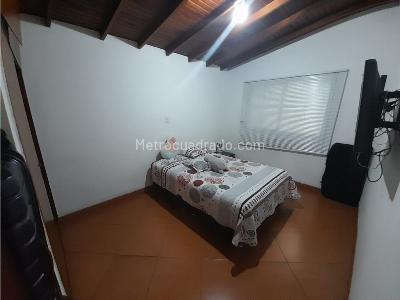 Casa de 5 alcobas en venta en Villa Hermosa, Medellín, 216 m² · foto 13 de 19