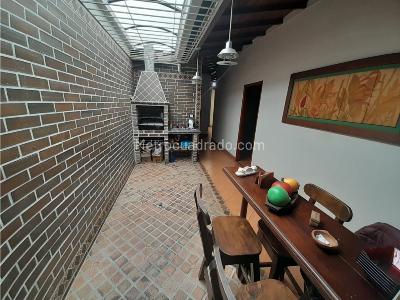 Casa de 5 alcobas en venta en Villa Hermosa, Medellín, 216 m² · foto 17 de 19