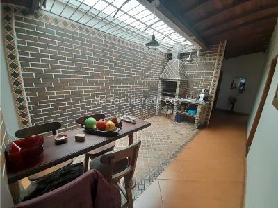 Casa de 5 alcobas en venta en Villa Hermosa, Medellín, 216 m² · foto 18 de 19