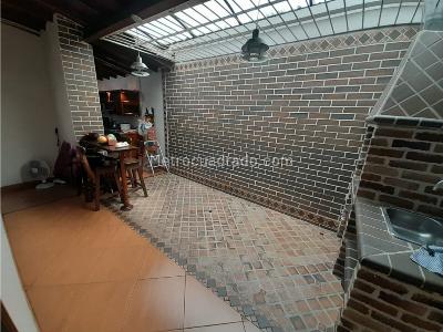Casa de 5 alcobas en venta en Villa Hermosa, Medellín, 216 m² · foto 19 de 19