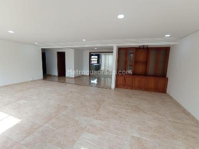 Apartamento de 3 alcobas en arriendo en Astorga, Medellín, 245 m² · foto 2 de 20