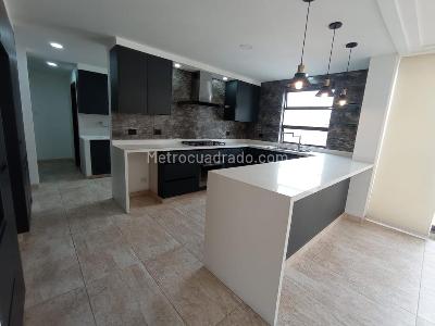 Apartamento de 3 alcobas en arriendo en Astorga, Medellín, 245 m² · foto 3 de 20