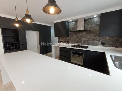 Apartamento de 3 alcobas en arriendo en Astorga, Medellín, 245 m² · foto 5 de 20