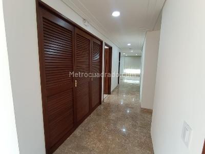 Apartamento de 3 alcobas en arriendo en Astorga, Medellín, 245 m² · foto 9 de 20
