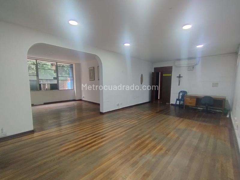 Casa Comercial de 5 Alcobas en La Candelaria - 4