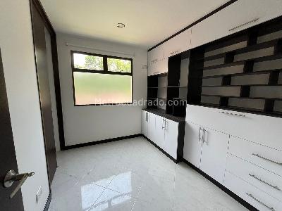 Apartamento de 3 alcobas en arriendo en El Portal, Envigado, 110 m² · foto 3 de 13