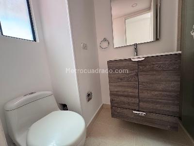 Apartamento de 3 alcobas en arriendo en El Portal, Envigado, 157 m² · foto 7 de 20