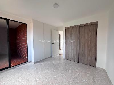 Apartamento de 3 alcobas en arriendo en El Portal, Envigado, 157 m² · foto 12 de 20