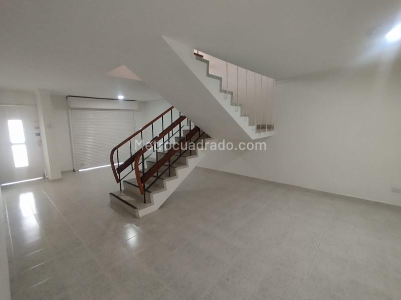 Casa de 4 Alcobas para Uso Comercial en El Velódromo