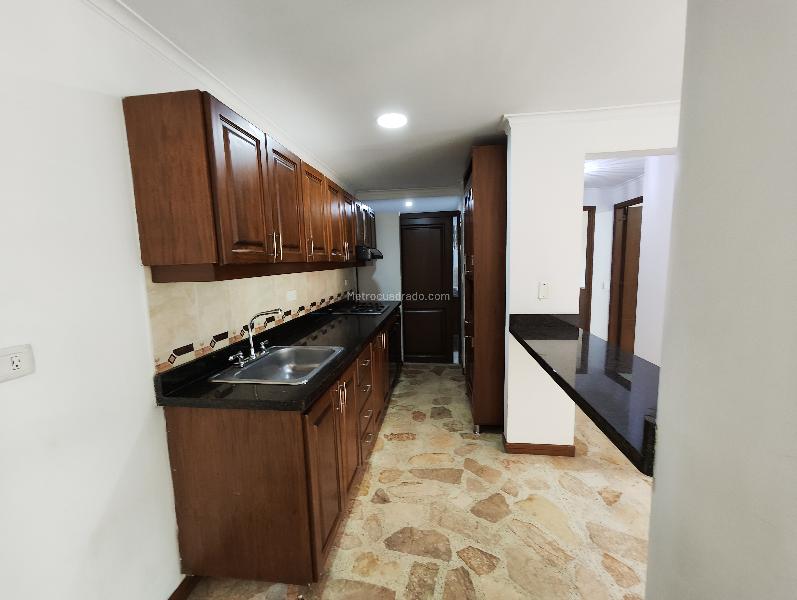 Apartamento en Arriendo de 3 Alcobas en Laureles Medellín - 4