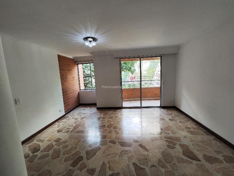 Apartamento en Arriendo de 3 Alcobas en Laureles Medellín - 5
