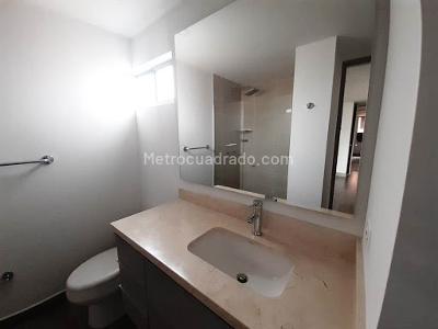 Apartamento de 3 alcobas en arriendo en Laureles Medellin, Medellín, 128 m² · foto 8 de 20