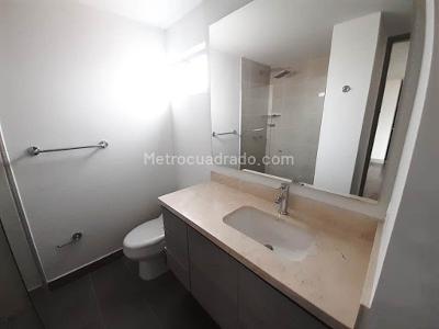 Apartamento de 3 alcobas en arriendo en Laureles Medellin, Medellín, 128 m² · foto 13 de 20