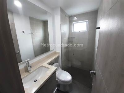 Apartamento de 3 alcobas en arriendo en Laureles Medellin, Medellín, 128 m² · foto 18 de 20