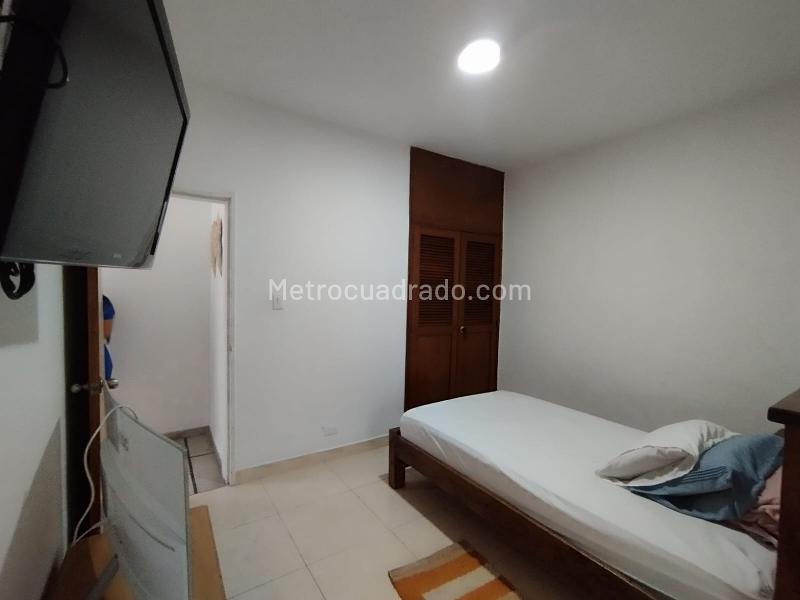 Casa Comercial Excepcional en Arriendo en Laureles - 2