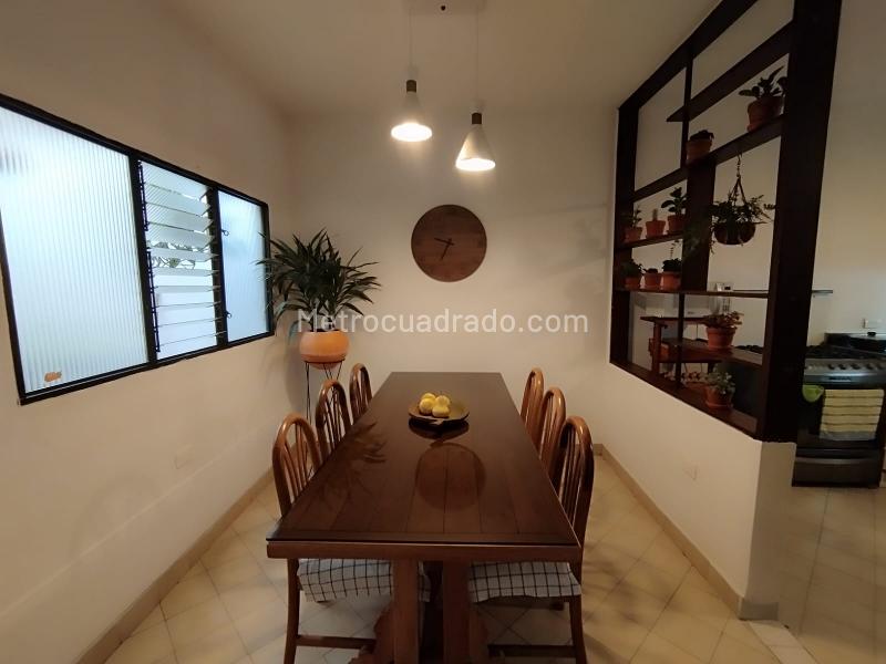 Casa Comercial Excepcional en Arriendo en Laureles - 6