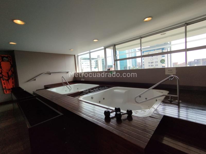 Stylish 1BR Loft Apartment in Los Balsos - 5