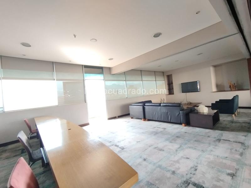 Stylish 1BR Loft Apartment in Los Balsos - 7