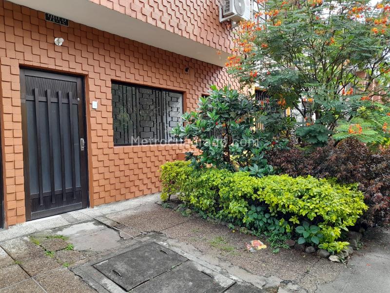 Casa Remodelada para Arriendo en Laureles, Medellín