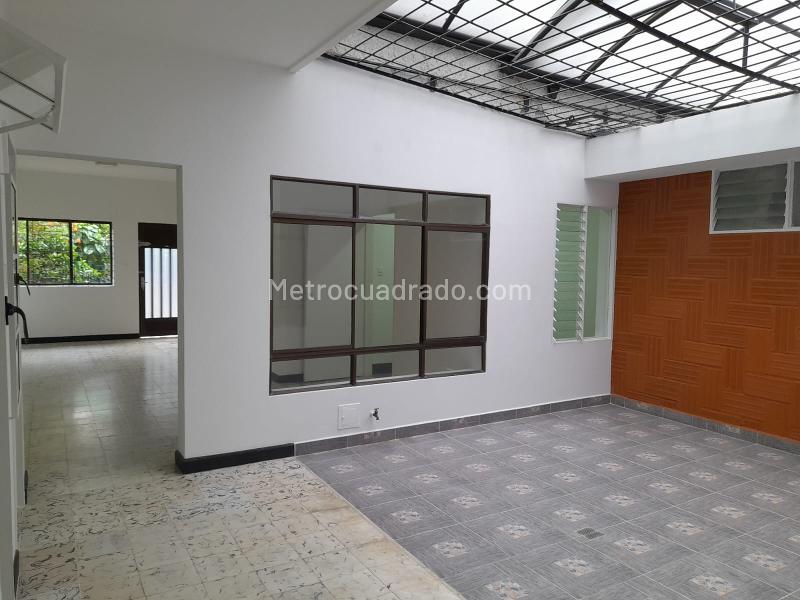 Casa Remodelada para Arriendo en Laureles, Medellín - 6