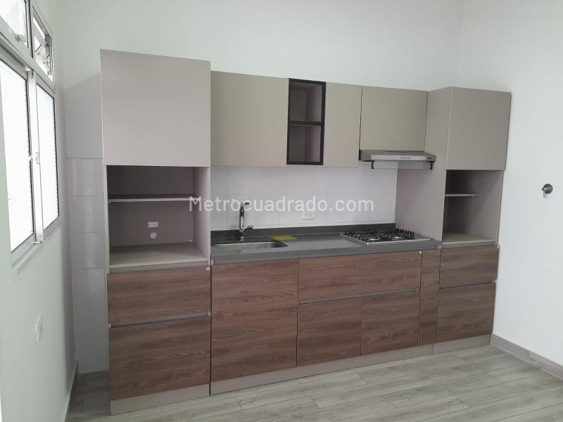 Casa Remodelada para Arriendo en Laureles, Medellín - 7