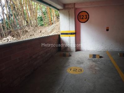 Apartamento de 3 alcobas en arriendo en Loma De San Julian, Medellín, 62 m² · foto 2 de 20