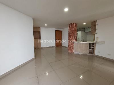 Apartamento de 2 alcobas en arriendo en El Tesoro, Medellín, 73 m² · foto 4 de 19