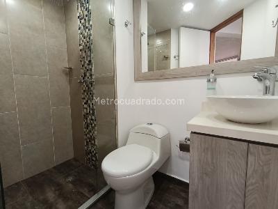 Apartamento de 2 alcobas en arriendo en El Tesoro, Medellín, 73 m² · foto 18 de 19
