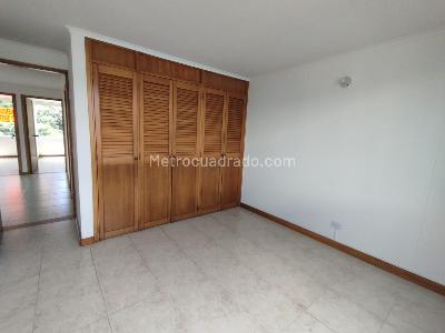 Apartamento de 4 alcobas en arriendo en Lalinde, Medellín, 191 m² · foto 5 de 20