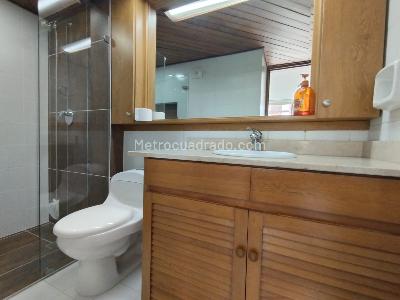 Apartamento de 4 alcobas en arriendo en Lalinde, Medellín, 191 m² · foto 7 de 20