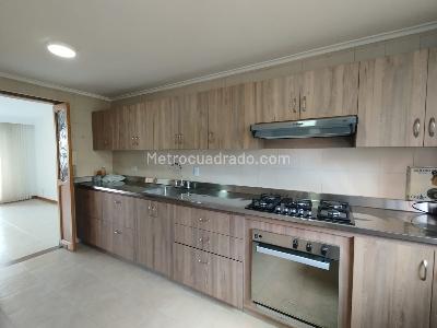 Apartamento de 4 alcobas en arriendo en Lalinde, Medellín, 191 m² · foto 16 de 20