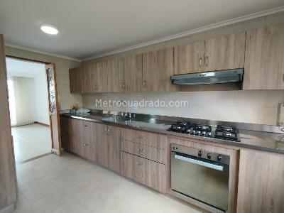 Apartamento de 4 alcobas en arriendo en Lalinde, Medellín, 191 m² · foto 17 de 20