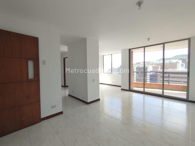 Elegant 2BR Apartment with Balcony in Altos Del Poblado