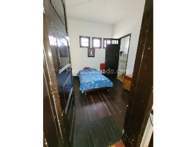 Casa de 5 alcobas en venta en Los Angeles, Medellín, 358 m² · foto 5 de 20