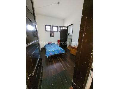 Casa de 5 alcobas en venta en Los Angeles, Medellín, 358 m² · foto 10 de 20