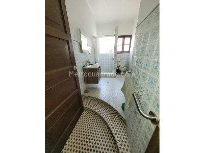 Casa de 5 alcobas en venta en Los Angeles, Medellín, 358 m² · foto 14 de 20