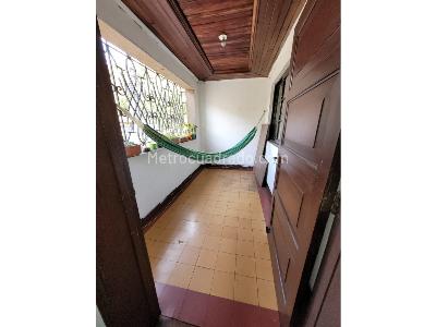 Casa de 5 alcobas en venta en Los Angeles, Medellín, 358 m² · foto 16 de 20