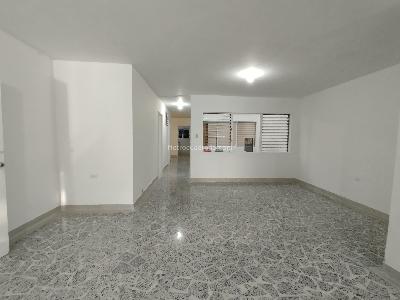 Casa de 4 alcobas en arriendo en Lorena, Medellín, 240 m² · foto 2 de 20