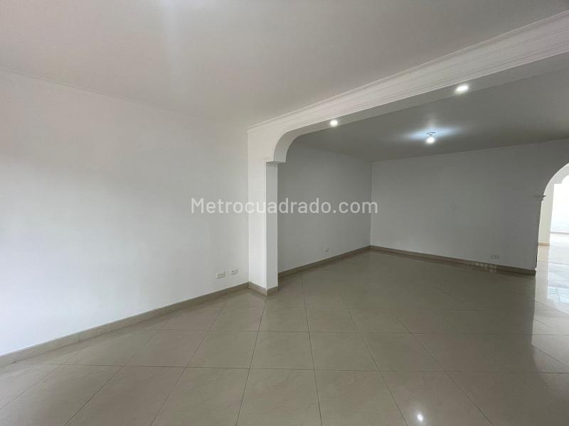Casa Comercial de 5 Alcobas en Belén Fátima - 2