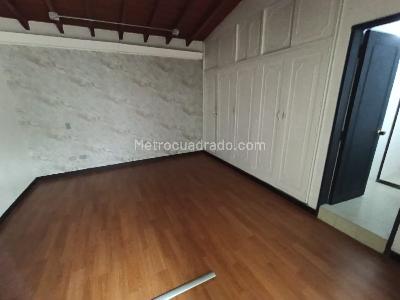 Casa de 5 alcobas en arriendo en Laureles Medellin, Medellín, 170 m² · foto 11 de 20