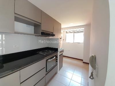 Apartamento de 2 alcobas en arriendo en Patio Bonito, Medellín, 82 m² · foto 6 de 20