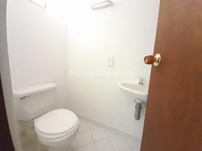 Apartamento de 2 alcobas en arriendo en Patio Bonito, Medellín, 82 m² · foto 9 de 20