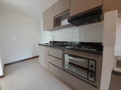 Apartamento de 2 alcobas en arriendo en Patio Bonito, Medellín, 82 m² · foto 11 de 20