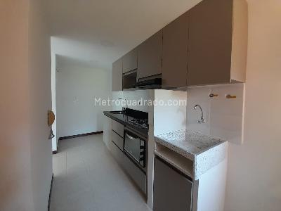 Apartamento de 2 alcobas en arriendo en Patio Bonito, Medellín, 82 m² · foto 15 de 20