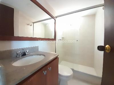 Apartamento de 2 alcobas en arriendo en Patio Bonito, Medellín, 82 m² · foto 16 de 20